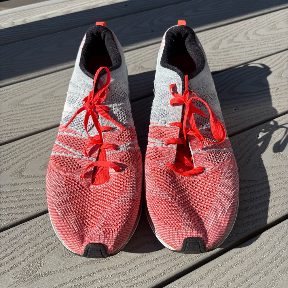 2013 Nike Flyknit Trainer Mens Size 14 Light Grey Coral Red Running (532984-613) - Picture 6 of 10